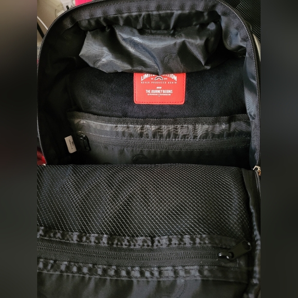 Sprayground backpack gray checkered and silver drip print - Picture 8 of 9